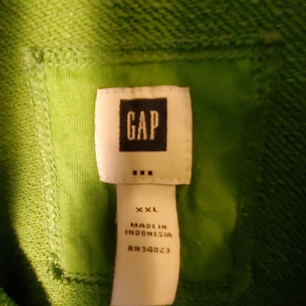 VINTAGE Heavy mens Gap brand zipup sweatshirt